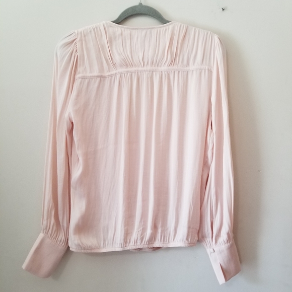 Evereve Rosalie Satin Surplice Long Sleeve Top Size Small - Picture 4 of 12
